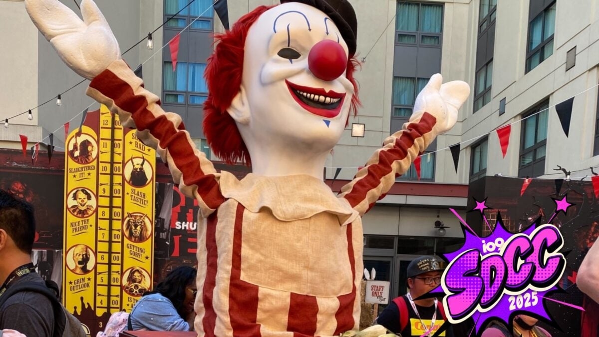 A Creepy Corn Maze Awaits at the ‘Clown in a Cornfield' Activation