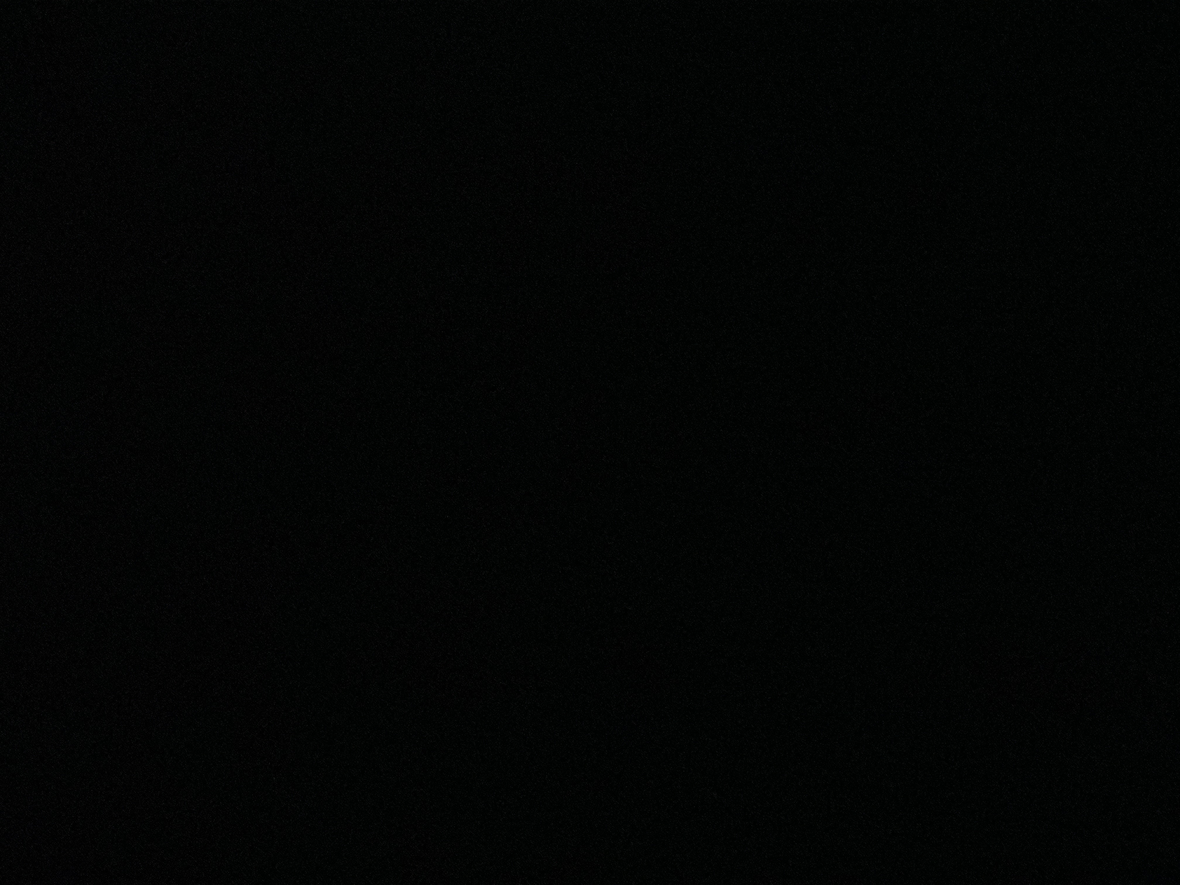 بسبب مقيم يمني...شابة سعودية تنهار وتنفجر بالبكاء