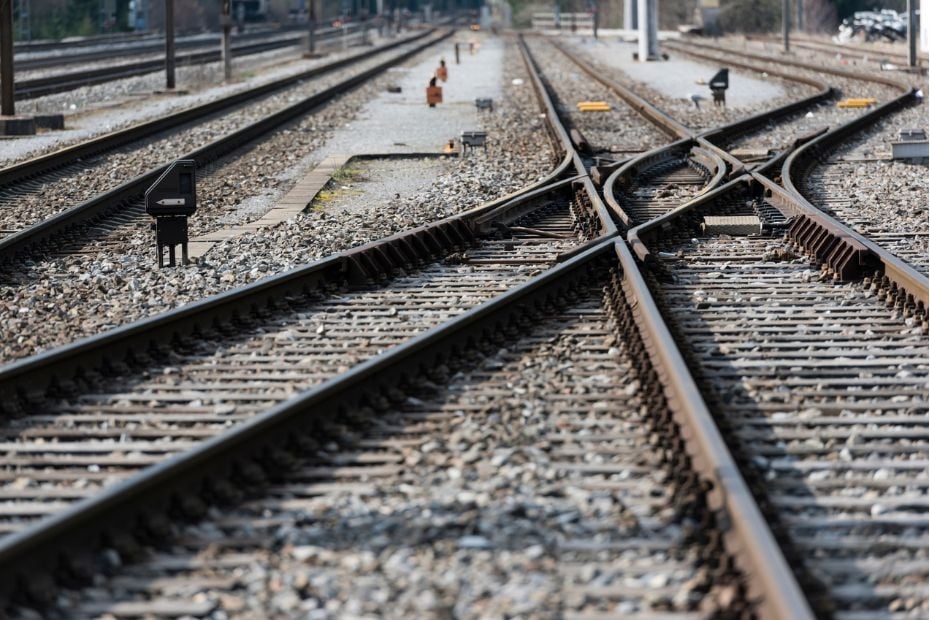 Kuwait moves ahead: Gulf rail link design contract signed