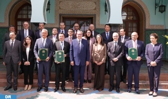 رئيس الحكومة يترأس حفل التوقيع على اتفاقية استثمارية مع المجموعة الصينية 'صنرايز' (Sunrise Group) تبلغ قيمته الاستثمارية 2,3 مليار درهم