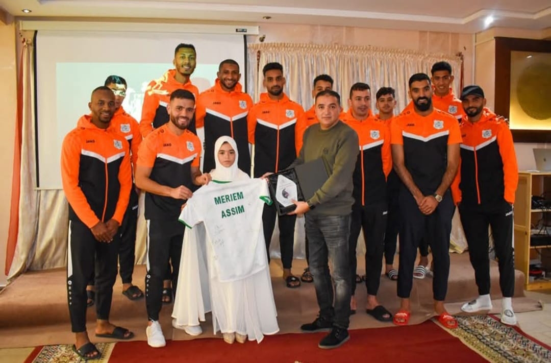 مكونات الدفاع الجديدي تكرم مريم عصيم الطفلة الفائزة بجائزة الطفل الحافظ في تجويد وترتيل القرآن الكريم