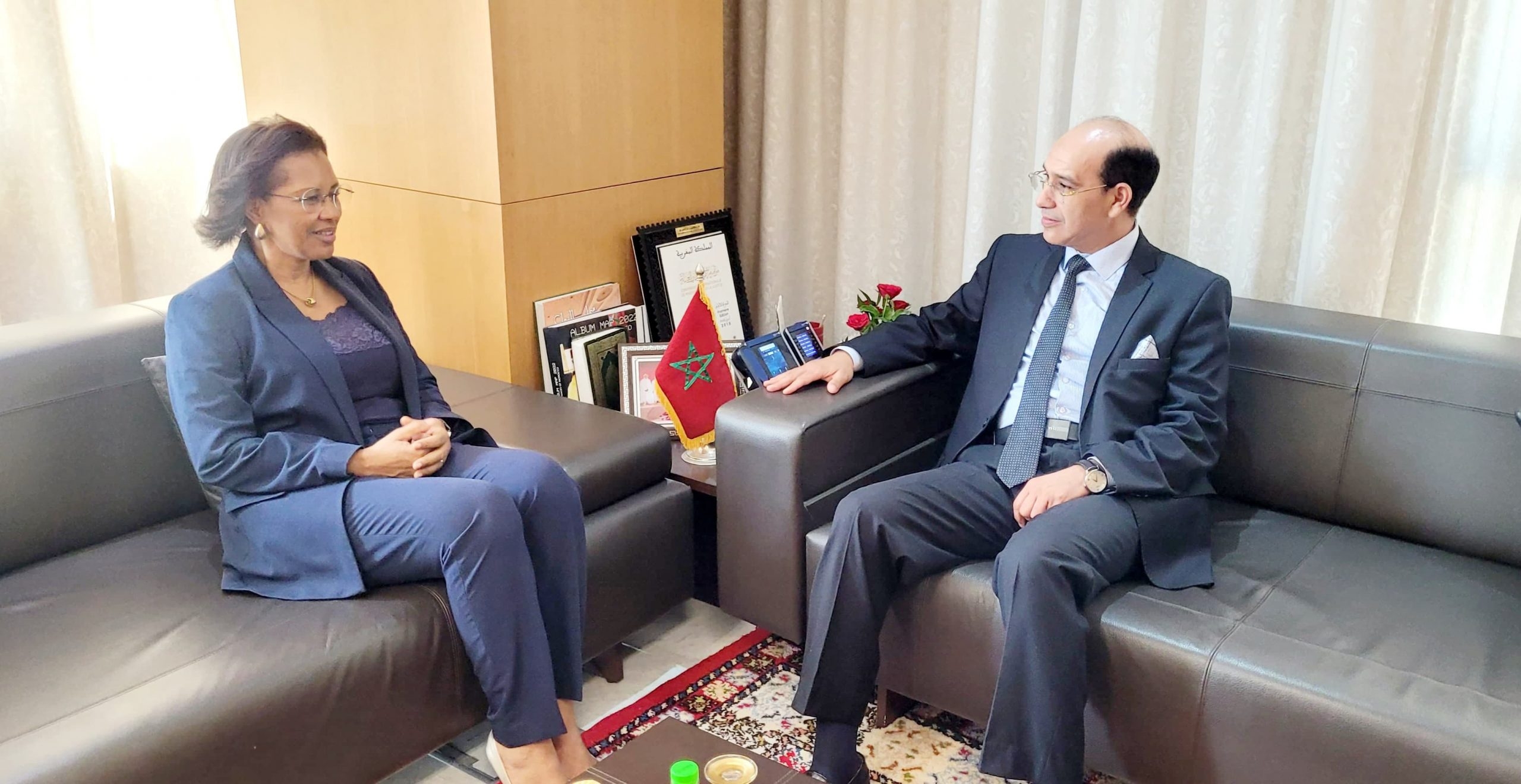 رئيس النيابة العامة يجري مباحثات مع وزيرة العدل بجمهورية الرأس الأخضر
