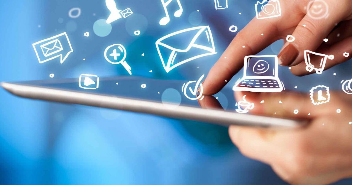"الاتصالات" تعلن عن إنترنت "بسرعة البرق"