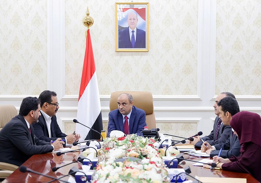 رئيس الوزراء يوجه بتخفيض أسعار الغاز المنزلي وكسر حلقات الفساد والاحتكار