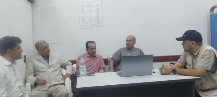 تعز.. مدير مديرية ذو باب يناقش تدخلات "فور هيومن" في دعم القطاع الصحي