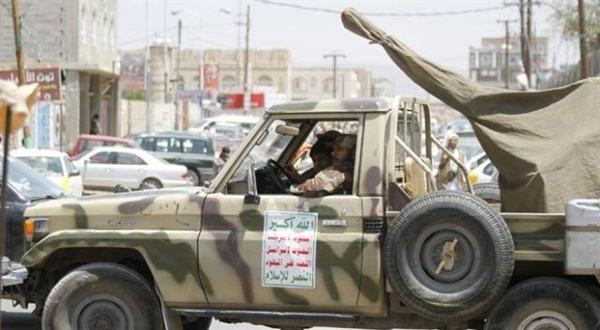 طقم حوثي يدهس معلماً في الحوبان ويتركه يصارع الموت