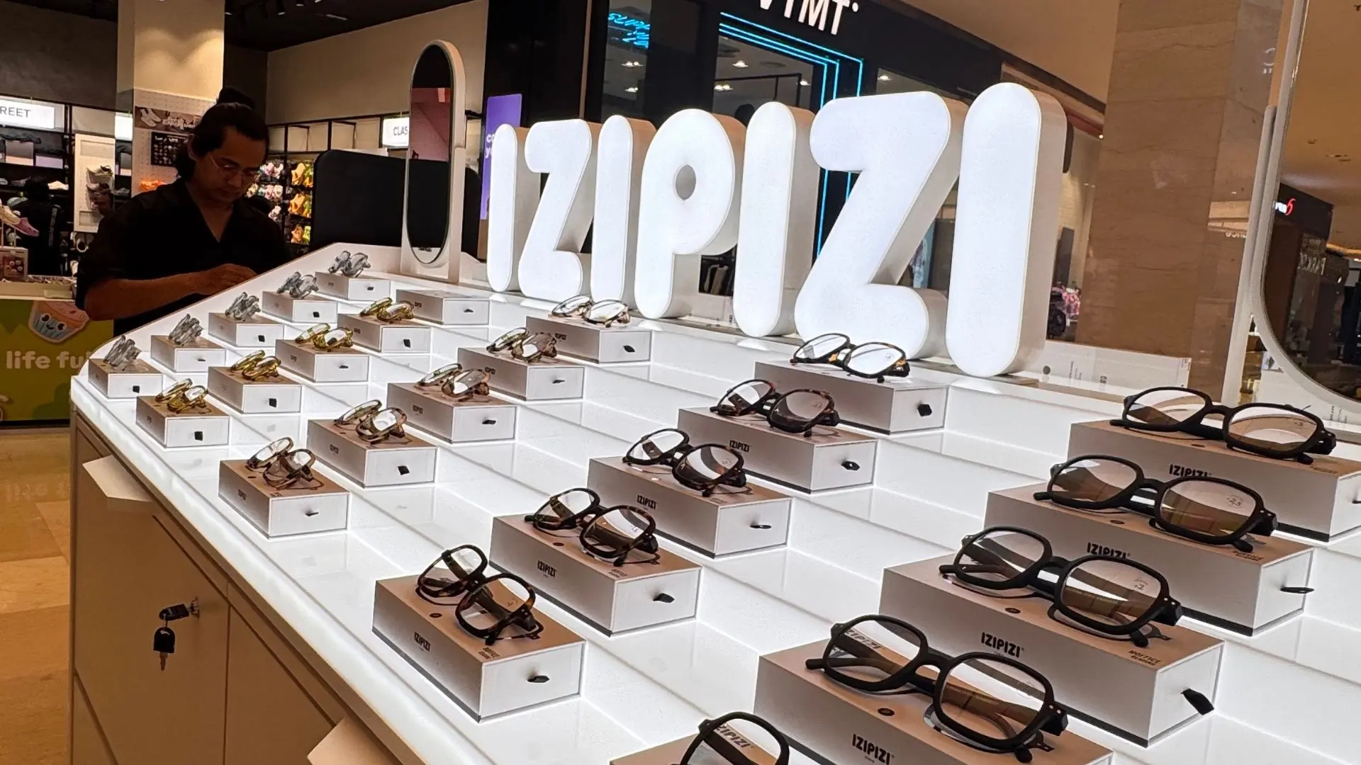 Copping Dope New Glasses Is Easy-Peasy With IZIPIZI's First Asia Kiosk At Pavilion KL