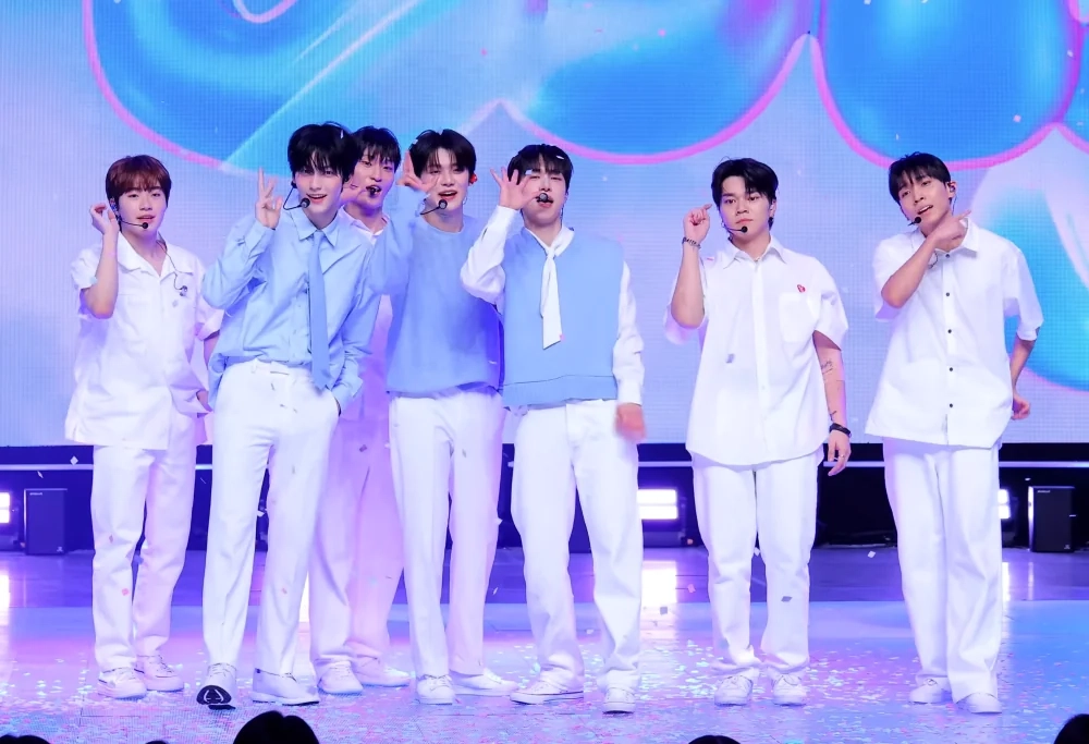 (Video) K-pop Fans React To HI-BOYZ's Reunion Performance; Who Exactly Are They?