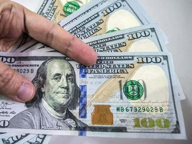 Dollar falls against major pairs