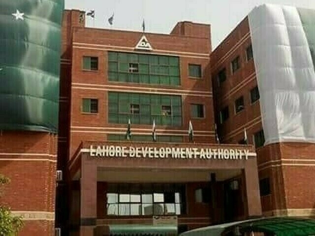LDA continues operation against encroachments