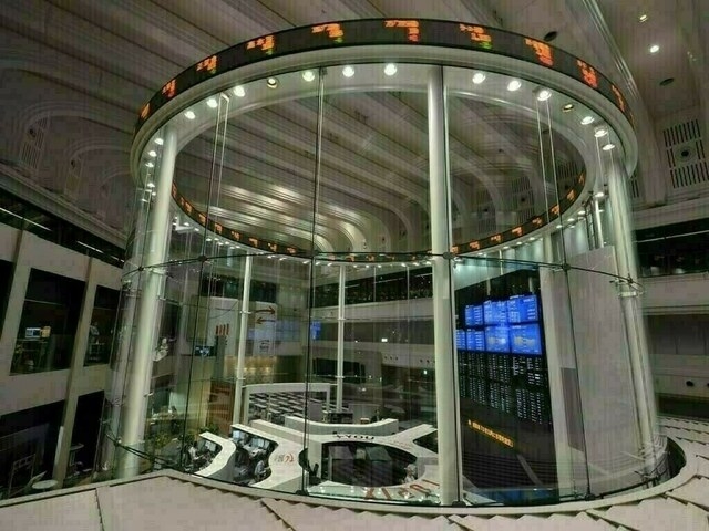 Nikkei falls on profit booking