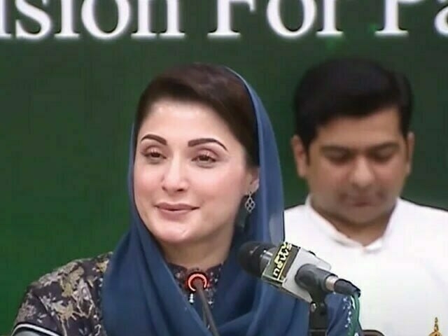 Punjab CM distributes laptops among students