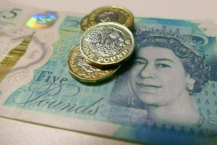 Sterling on track for fifth weekly rise versus euro