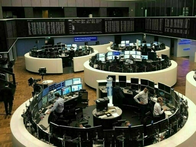 European stocks pressured by rising bond yields