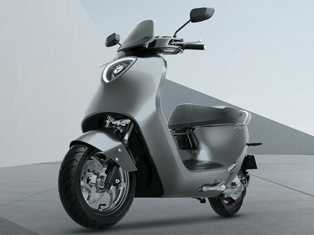 Electric scooters to women: Sindh govt to hold ballot next month