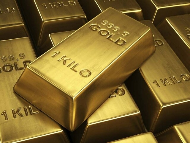 Gold rises as investors buy on dip
