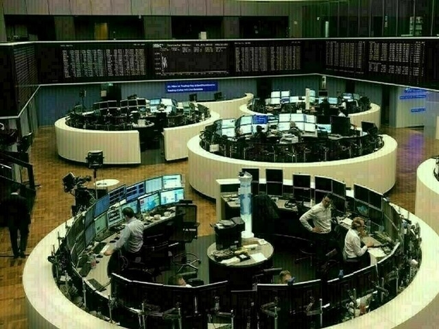 European shares end May higher as trade uncertainty persists