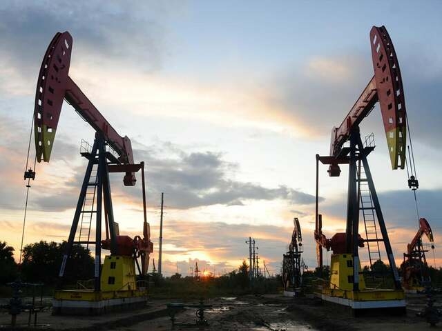 Oil prices climb on geopolitical tension concerns