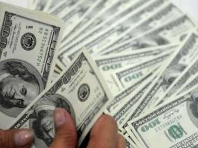 Dollar lingers near six-week low
