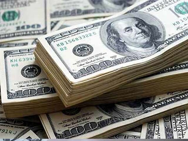 Dollar slips after data disappoints