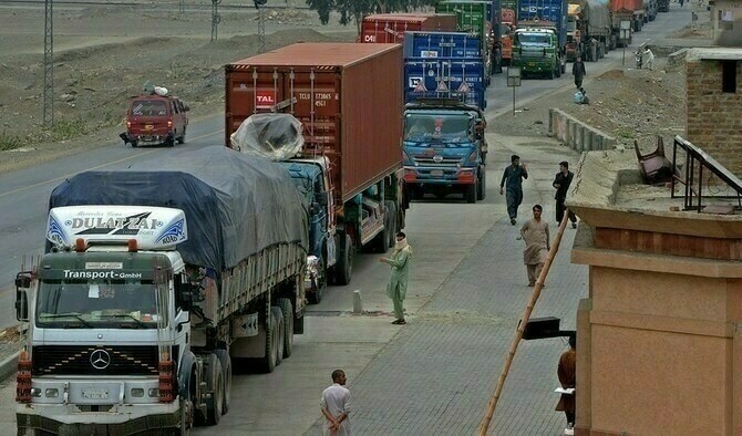 Trade with Iran, Afghanistan without EIF, FI waivers will remain difficult: SBP