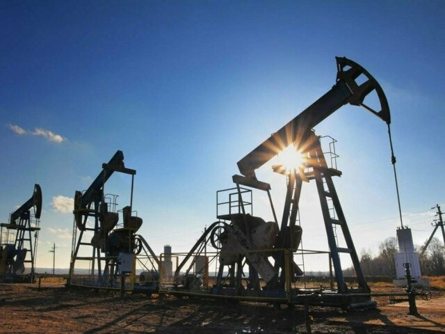 Oil up 6pc after Israel's strikes on Iran