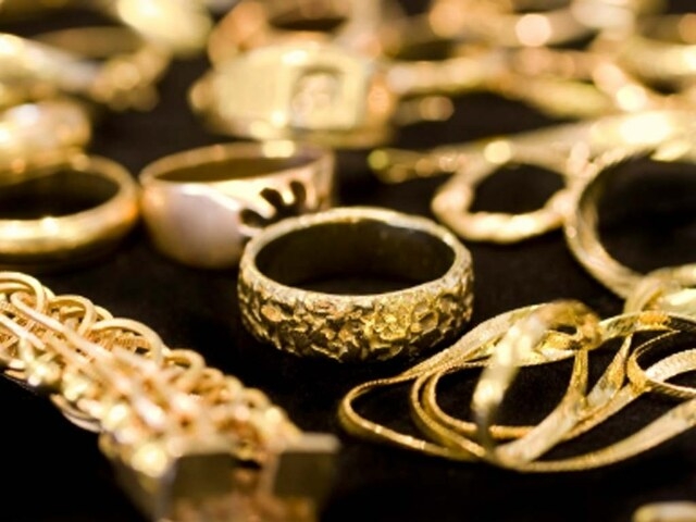Gold prices advance as Israel-Iran escalation fuels safe-haven bids