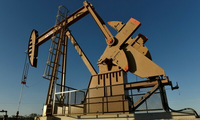 Oil falls 6pc