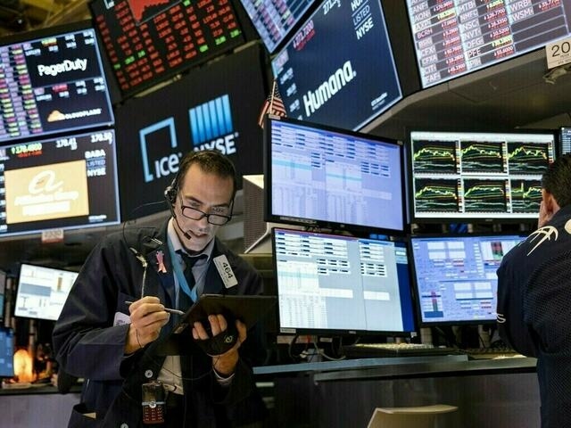 Wall Street indexes mixed as ME tensions ease