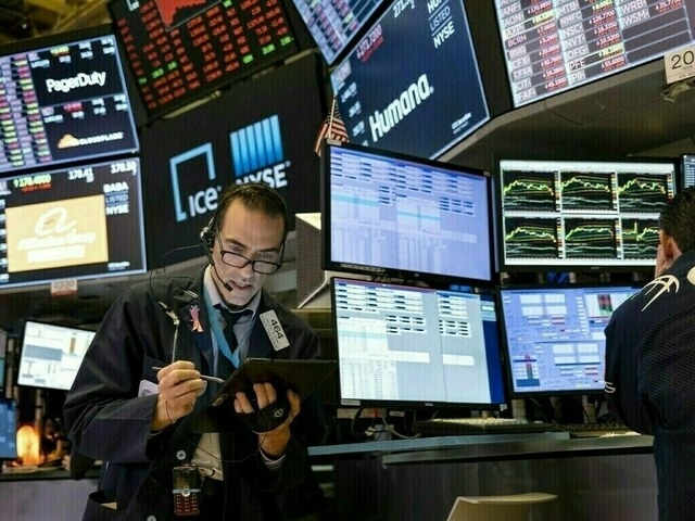 Wall Street indexes hit fresh peaks on trade, Fed cut optimism
