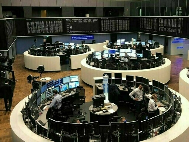 European shares close flat as investors weigh US tariff impact on earnings