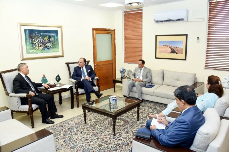 Pakistan, Turkmenistan eye stronger trade & energy ties