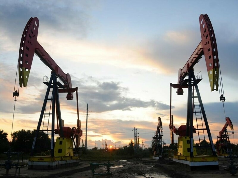 Oil gains as US-China tariff pause extension boosts trade hopes