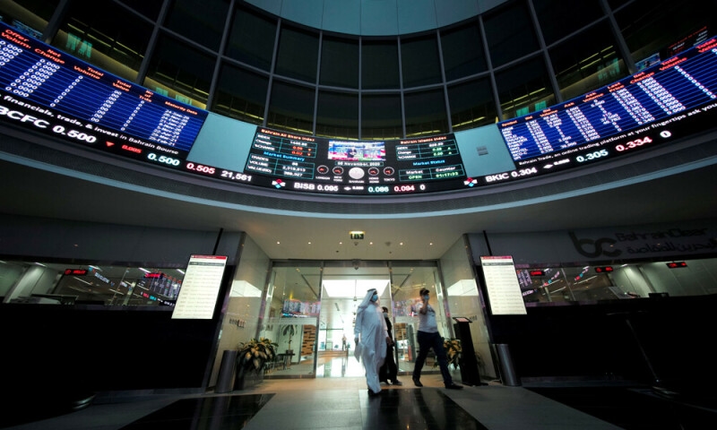 Dubai gains on strong corporate earnings; oil drags Abu Dhabi