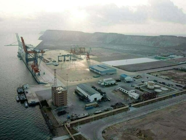 PM reiterates support for CPEC's industrial component