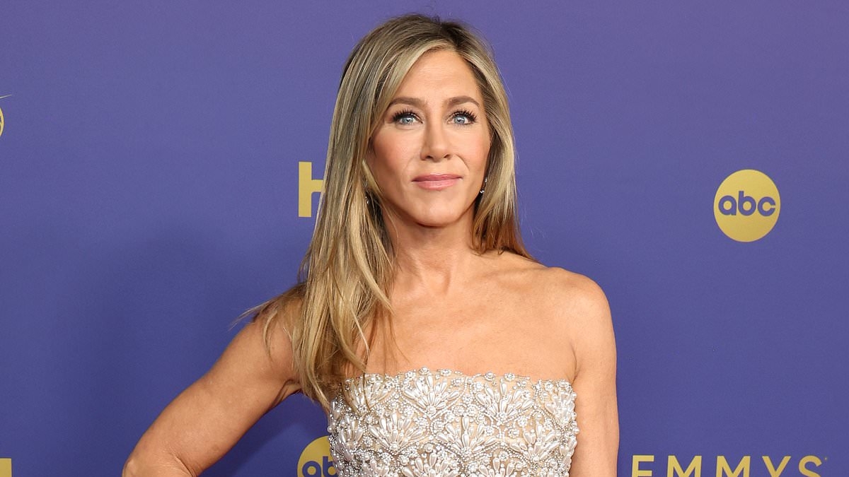 Jennifer Aniston accidentally reveals something unusual about her dogs as they pose at her $21M mansion