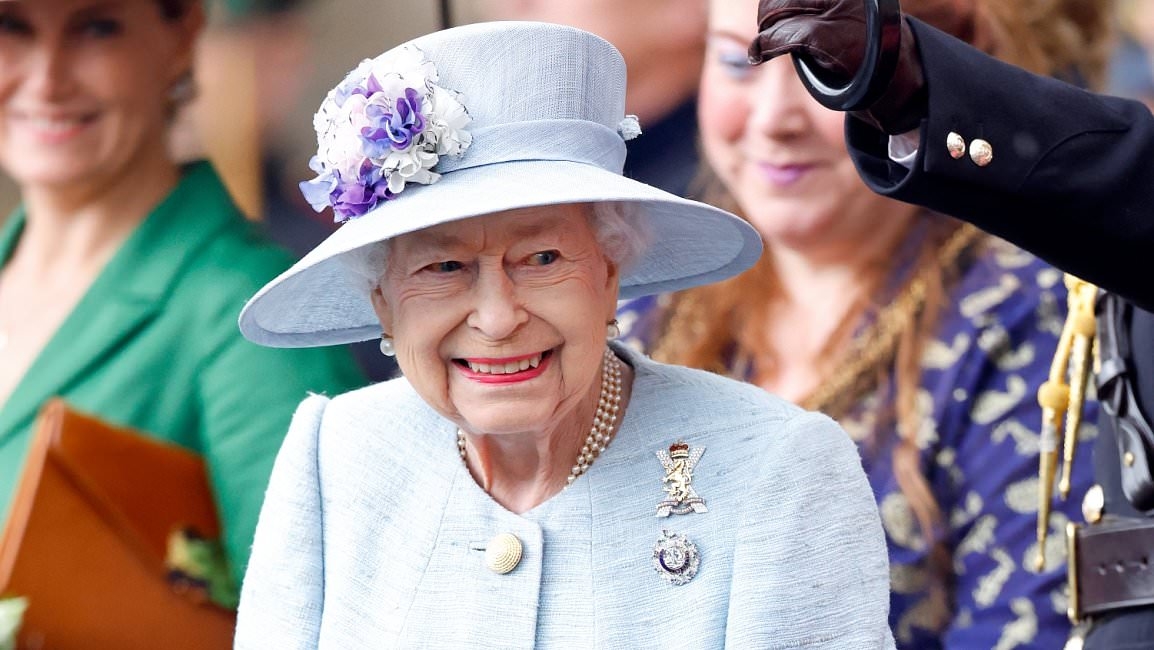 Queen Elizabeth's best style secret - and why Meghan Markle and Kate Middleton should take note