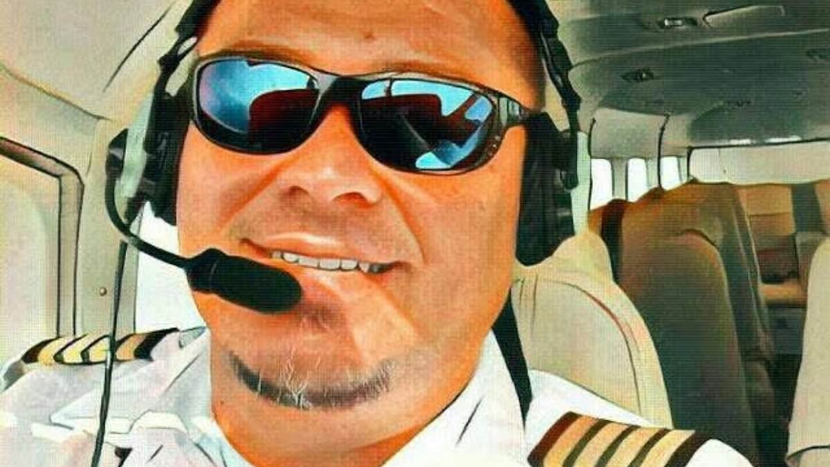 EXCLUSIVE Passenger recalls watching hero pilot land Belizean plane as he was being stabbed by hijacker Akinyela Taylor