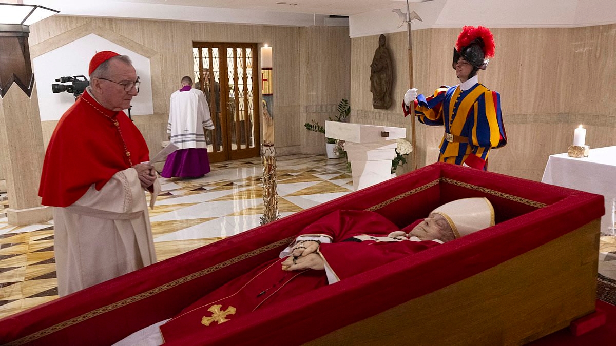 BREAKING NEWS The Pope at peace: Vatican issues pictures of Francis laid out in open coffin for Confirmation of the Death of the Pontiff ceremony