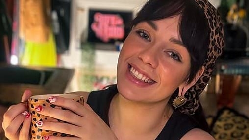 I gave up my home and working 9-5 for life on the road... my bills are just £650 a month - and that's not the only reason I love it