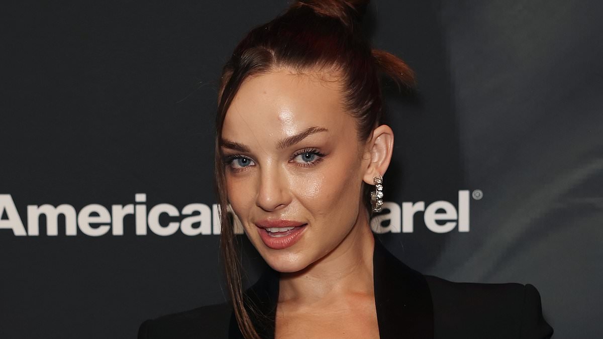 Abbie Chatfield claps back at conservative political commentator Freya Leach's brutal TikTok dig: 'Mean little girl'