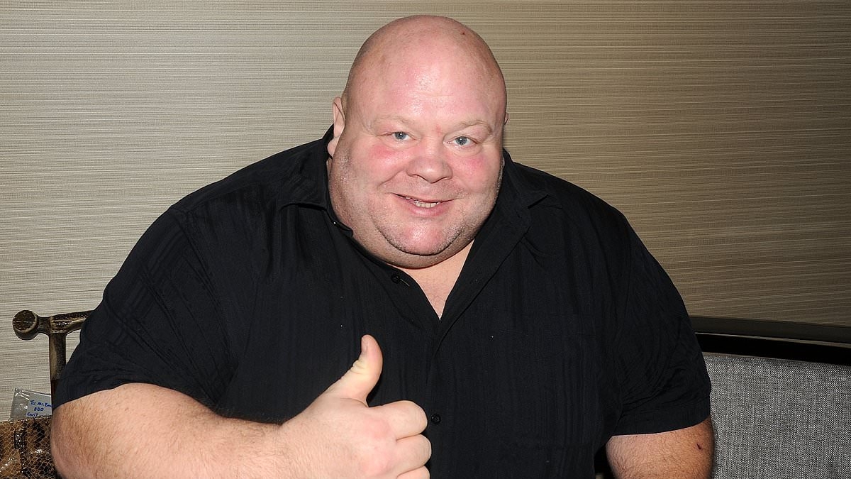 Boxing cult hero Butterbean leaves fight fans distressed as he gets back in the ring aged 58 after losing 90kg