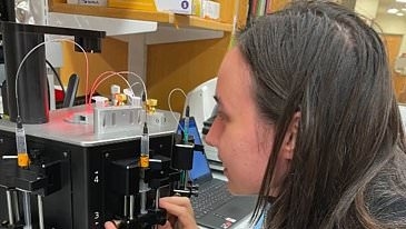 Jailed scientist claims ICE is stopping her from curing cancer