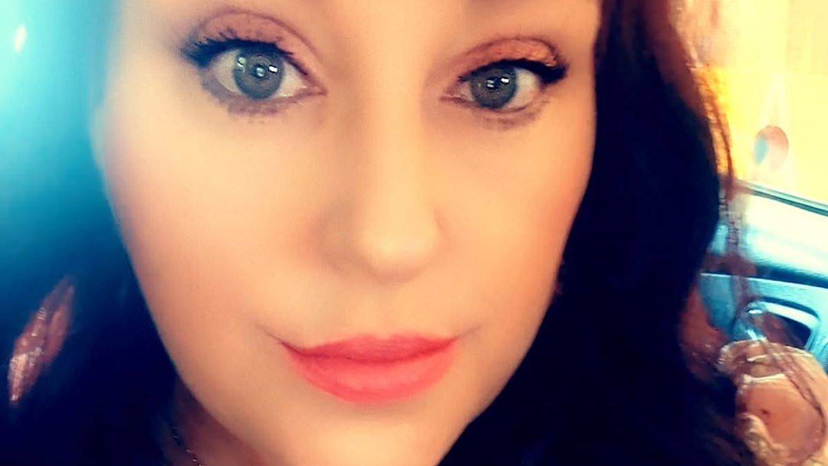 EXCLUSIVE Mom has her toes AMPUTATED after common beauty mistake