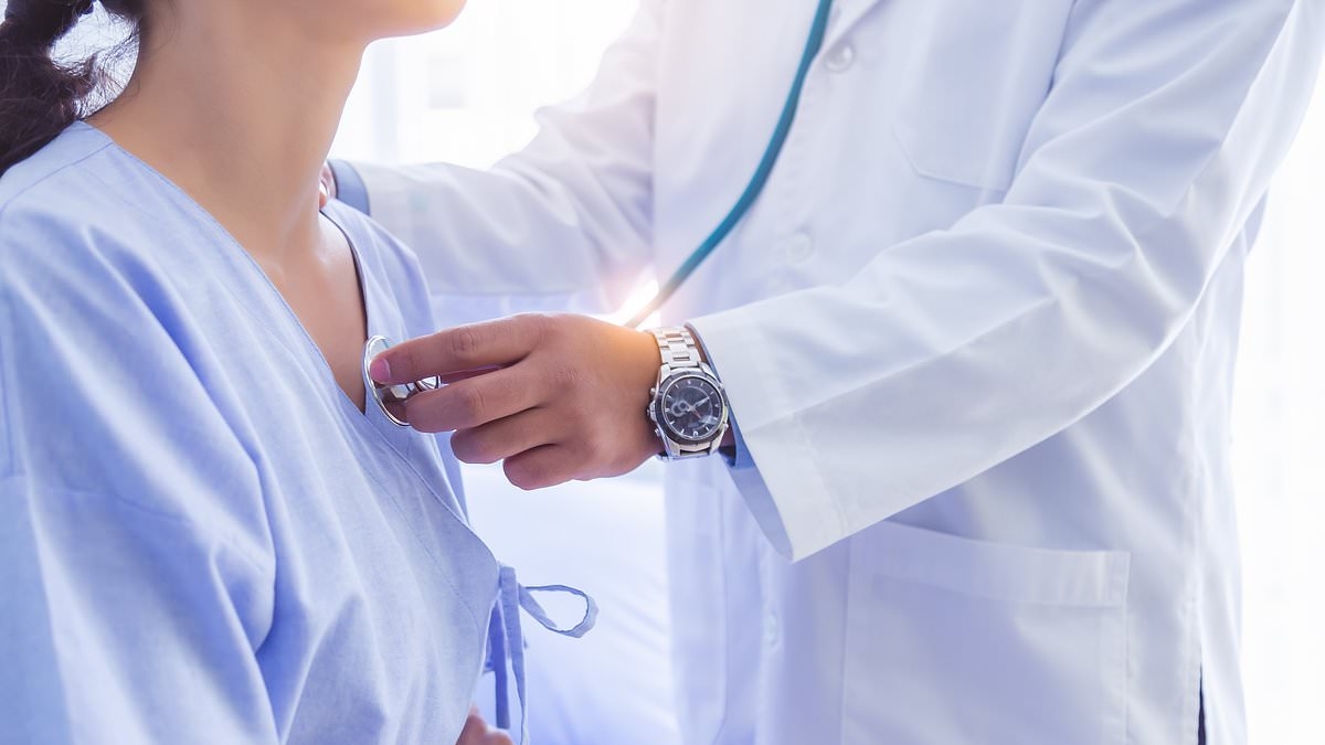 EXCLUSIVE I'm a cardiologist... here are the subtle signs of a heart attack women should NEVER ignore