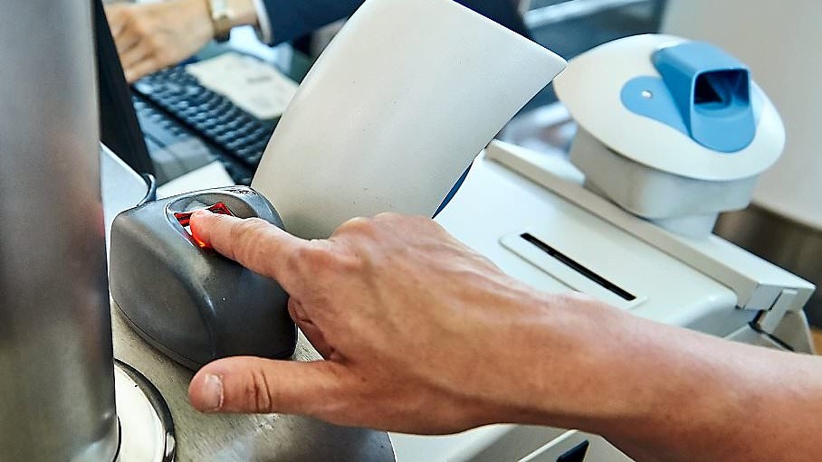 Dreaded EU fingerprint registration to be rolled out in coming months - with fears of travel chaos at borders looming