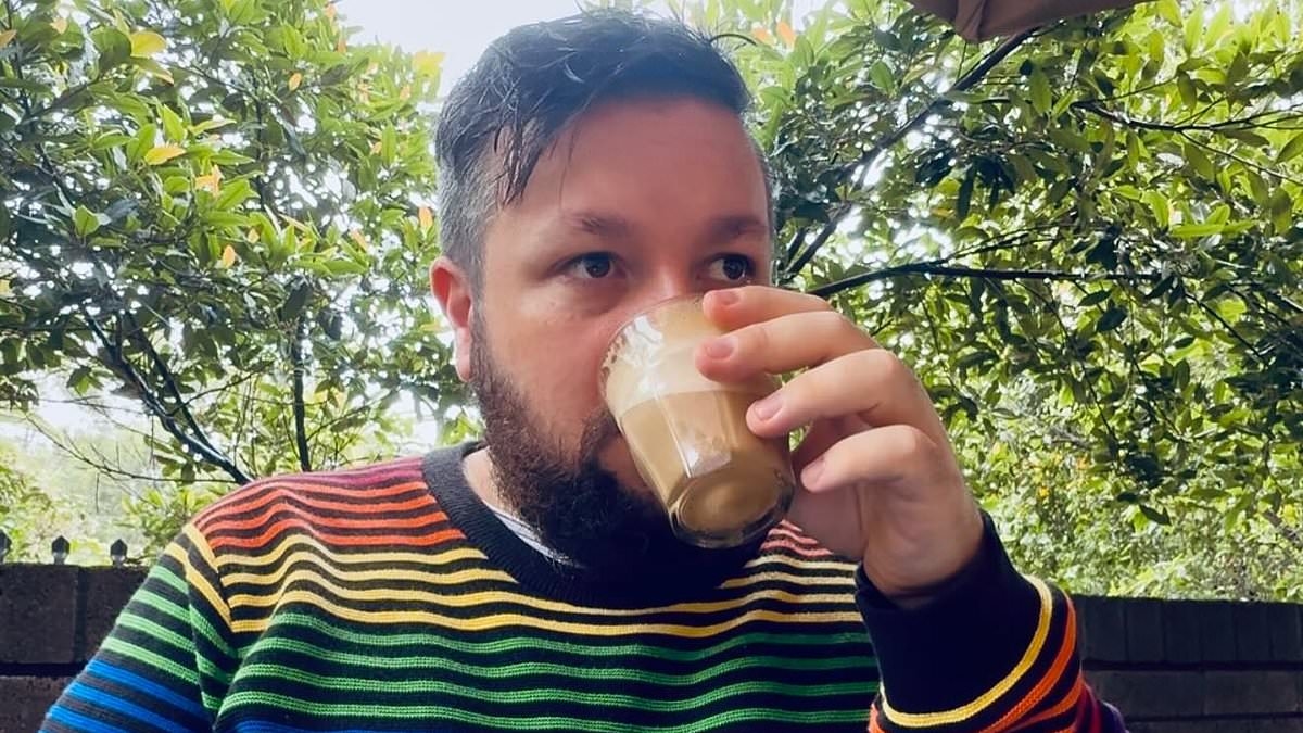 Australian comedian left 'mortified' after committing common influencer blunder at café: 'I just want to hide'
