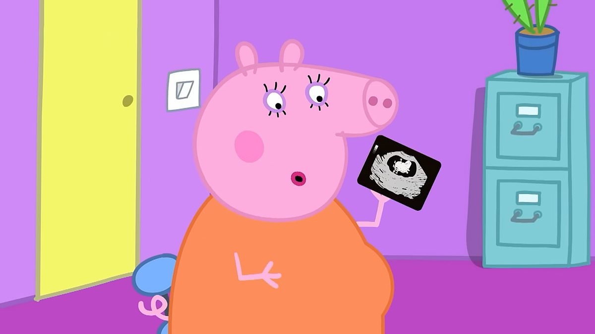 BREAKING NEWS Mummy Pig's having a...! Pregnant swine reveals her piglet's gender as Peppa Pig and family go the whole hog with huge party at iconic London landmark