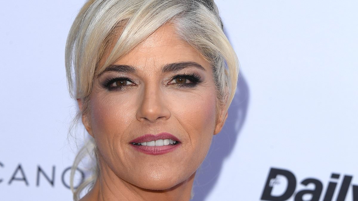Selma Blair reveals she's in remission from MS