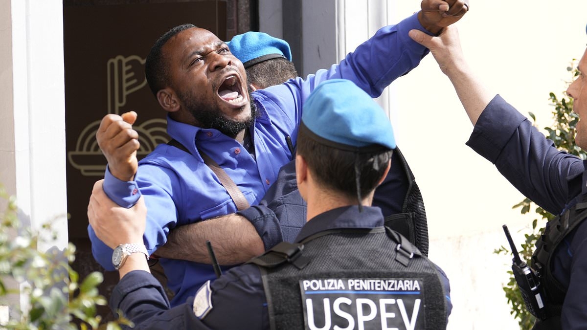 Dramatic moment man is dragged from queue to see Pope Francis after he started screaming